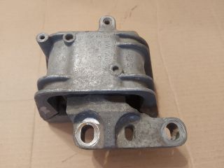 bontott VW PASSAT B6 Motor Tartó Bak (Fém)