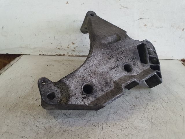 bontott VW PASSAT B6 Motor Tartó Bak (Fém)