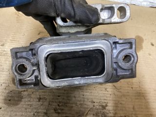 bontott VW PASSAT B6 Motor Tartó Bak (Fém)