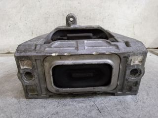 bontott VW PASSAT B6 Motor Tartó Bak (Fém)