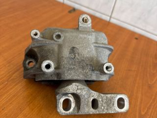 bontott VW PASSAT B6 Motor Tartó Bak (Fém)