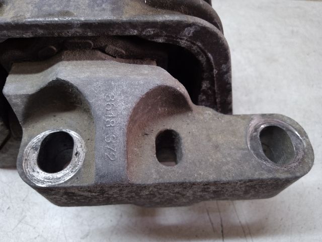 bontott VW PASSAT B6 Motor Tartó Bak Jobb