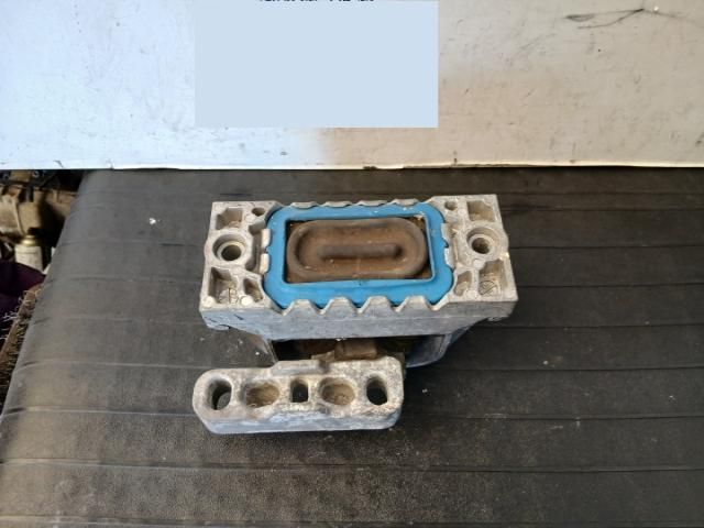 bontott VW PASSAT B6 Motor Tartó Bak Jobb