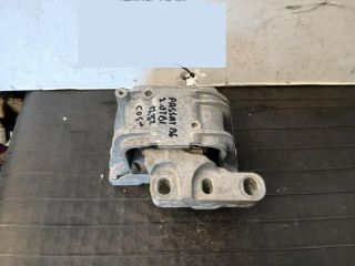 bontott VW PASSAT B6 Motor Tartó Bak Jobb