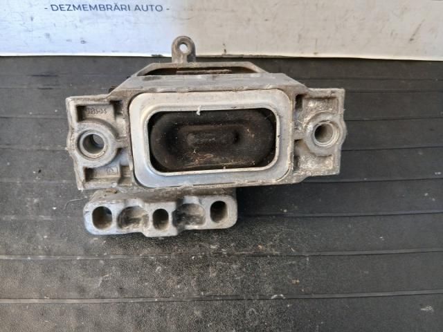 bontott VW PASSAT B6 Motor Tartó Bak Jobb