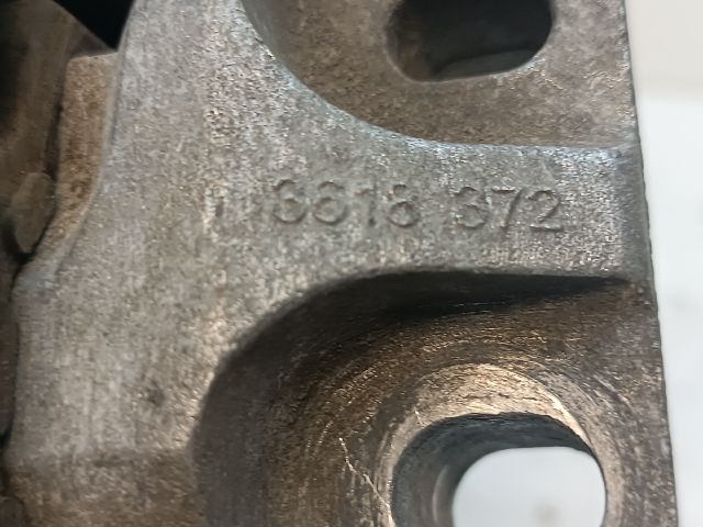 bontott VW PASSAT B6 Motor Tartó Bak Jobb