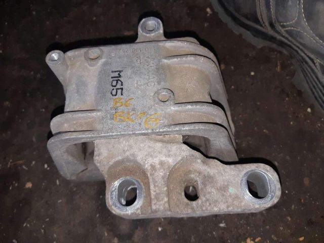 bontott VW PASSAT B6 Motor Tartó Bak (Pozíciófüggetlen)