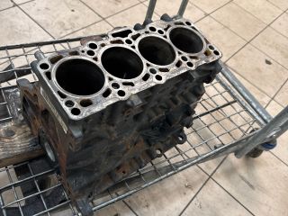 bontott VW PASSAT B6 Motorblokk (Fűzött)