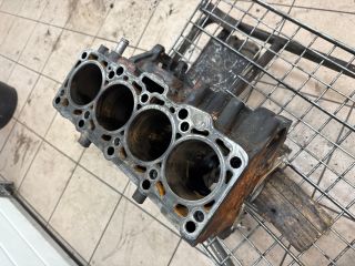 bontott VW PASSAT B6 Motorblokk (Fűzött)
