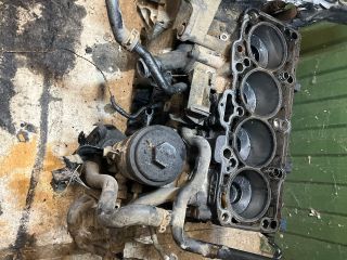bontott VW PASSAT B6 Motorblokk (Fűzött)