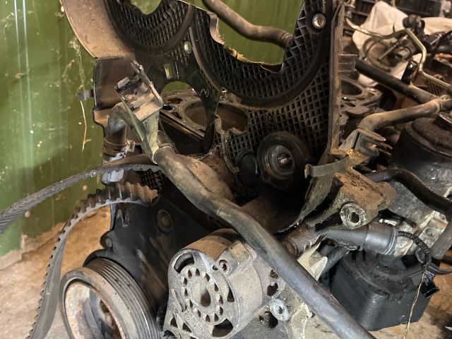 bontott VW PASSAT B6 Motorblokk (Fűzött)