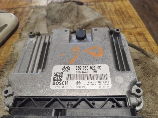 bontott VW PASSAT B6 Motorvezérlő