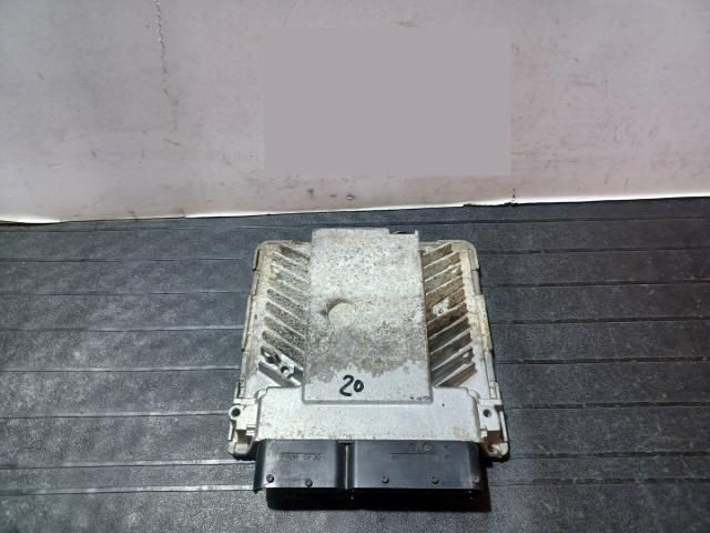 bontott VW PASSAT B6 Motorvezérlő