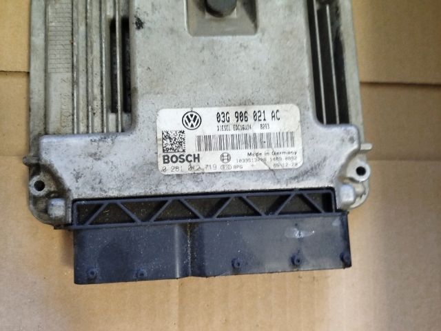 bontott VW PASSAT B6 Motorvezérlő