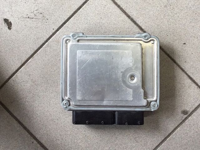 bontott VW PASSAT B6 Motorvezérlő