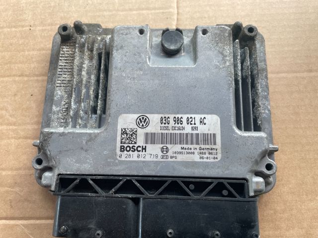 bontott VW PASSAT B6 Motorvezérlő