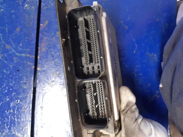 bontott VW PASSAT B6 Motorvezérlő