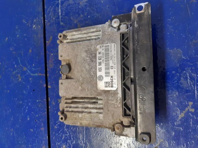 bontott VW PASSAT B6 Motorvezérlő