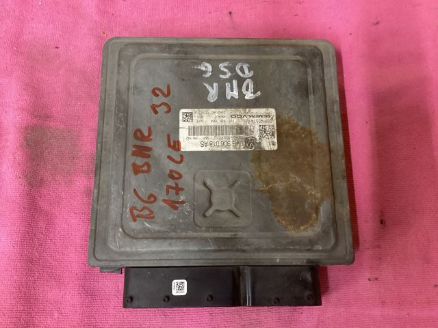 bontott VW PASSAT B6 Motorvezérlő