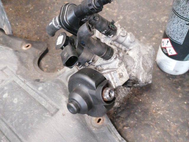 bontott VW PASSAT B6 Nagynyomású Szivattyú