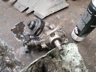 bontott VW PASSAT B6 Nagynyomású Szivattyú