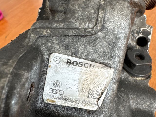 bontott VW PASSAT B6 Nagynyomású Szivattyú