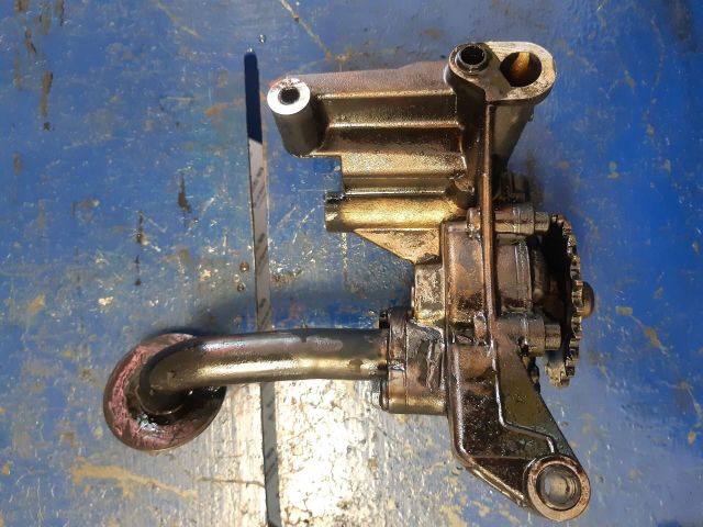 bontott VW PASSAT B6 Olajszivattyú