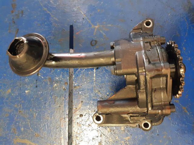 bontott VW PASSAT B6 Olajszivattyú