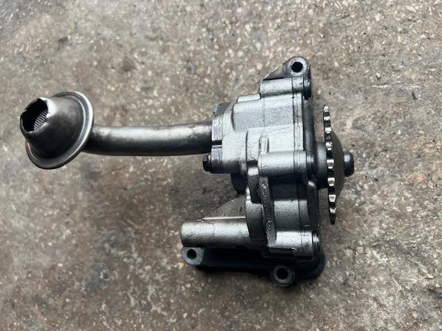 bontott VW PASSAT B6 Olajszivattyú