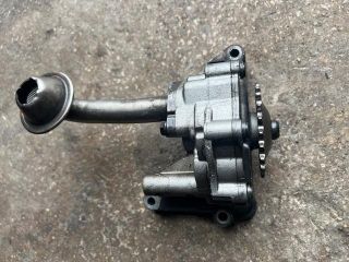 bontott VW PASSAT B6 Olajszivattyú