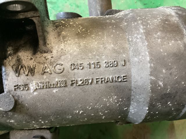 bontott VW PASSAT B6 Olajszűrő Ház