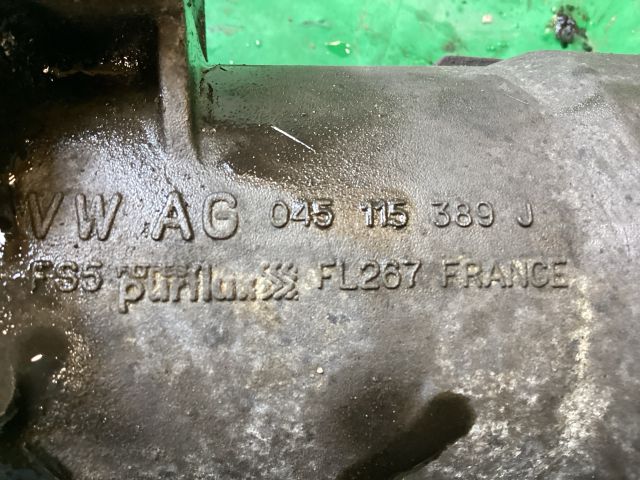 bontott VW PASSAT B6 Olajszűrő Ház