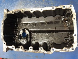 bontott VW PASSAT B6 Olajteknő