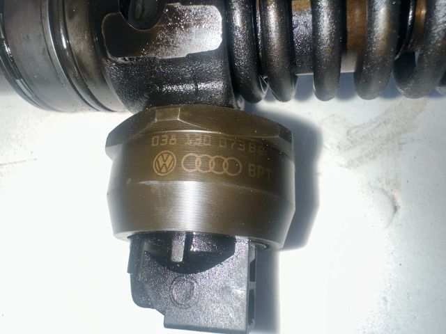 bontott VW PASSAT B6 Porlasztó Sor / Híd