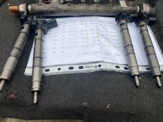 bontott VW PASSAT B6 Porlasztó Sor / Híd