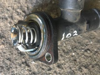 bontott VW PASSAT B6 Termosztát