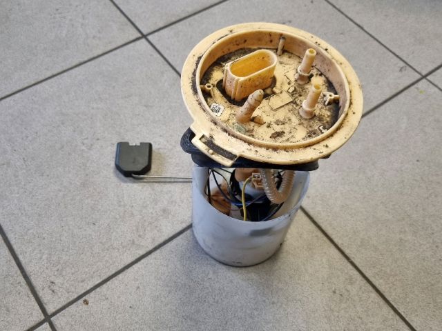 bontott VW PASSAT B6 Üzemanyag Szivattyú