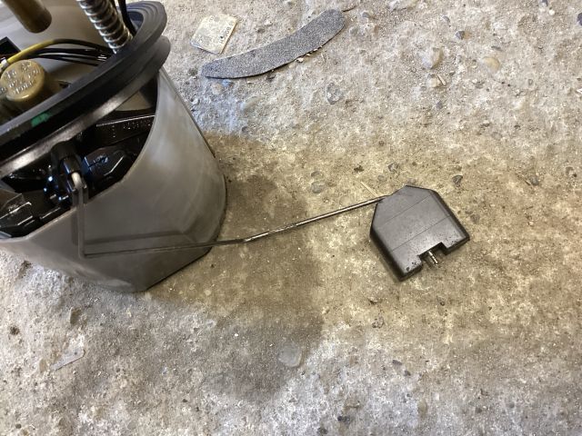 bontott VW PASSAT B6 Üzemanyag Szivattyú