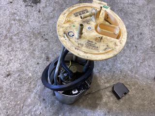 bontott VW PASSAT B6 Üzemanyag Szivattyú