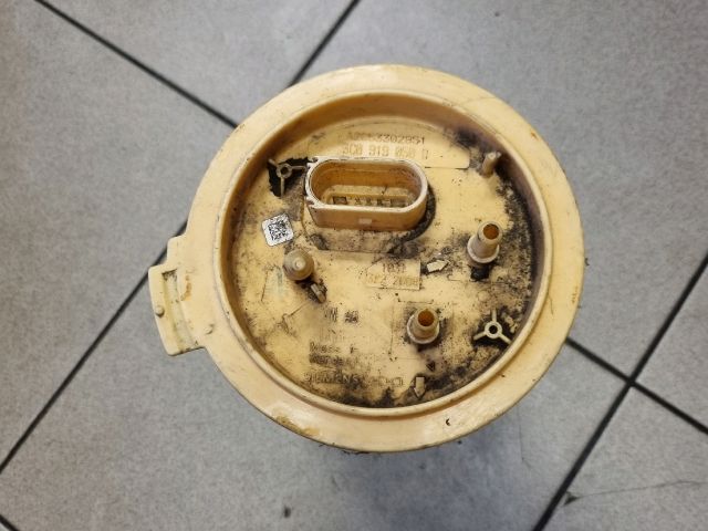 bontott VW PASSAT B6 Üzemanyag Szivattyú