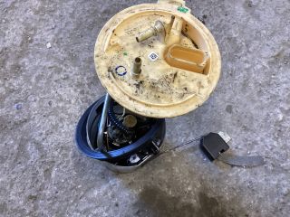 bontott VW PASSAT B6 Üzemanyag Szivattyú