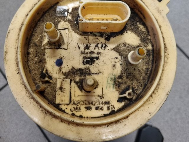 bontott VW PASSAT B6 Üzemanyag Szivattyú