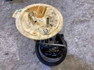 bontott VW PASSAT B6 Üzemanyag Szivattyú