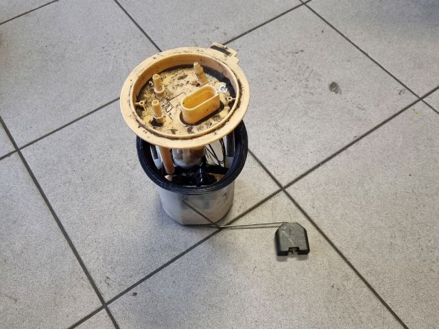 bontott VW PASSAT B6 Üzemanyag Szivattyú