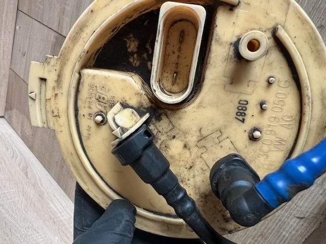 bontott VW PASSAT B6 Üzemanyag Szivattyú