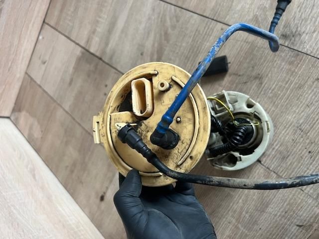 bontott VW PASSAT B6 Üzemanyag Szivattyú