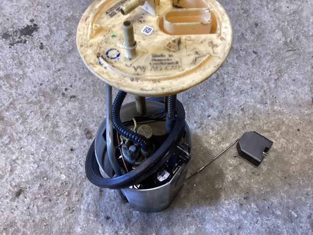 bontott VW PASSAT B6 Üzemanyag Szivattyú