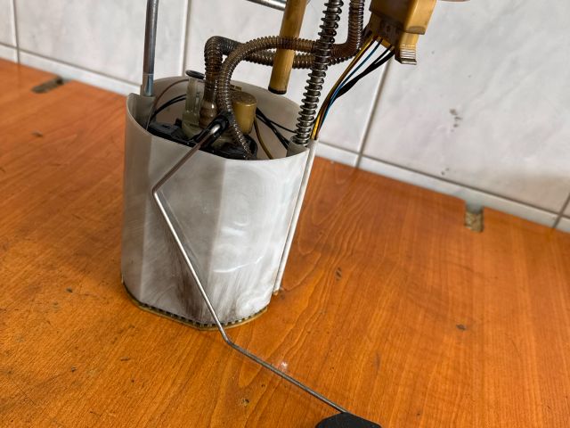 bontott VW PASSAT B6 Üzemanyag Szivattyú