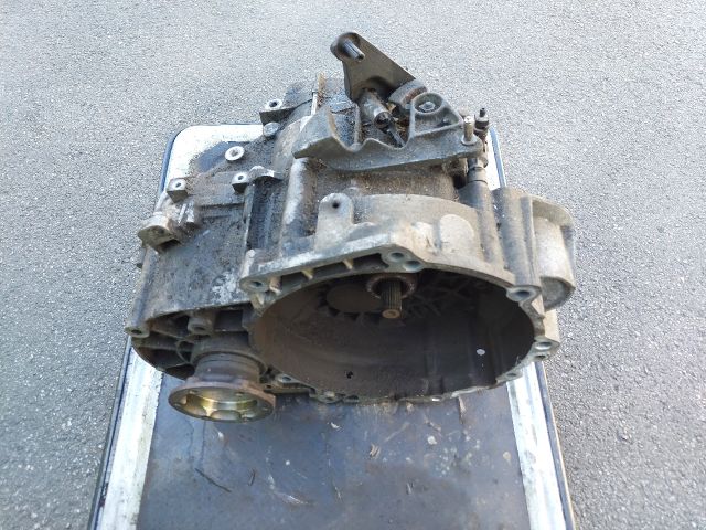 bontott VW PASSAT B6 Váltó (Mechanikus)