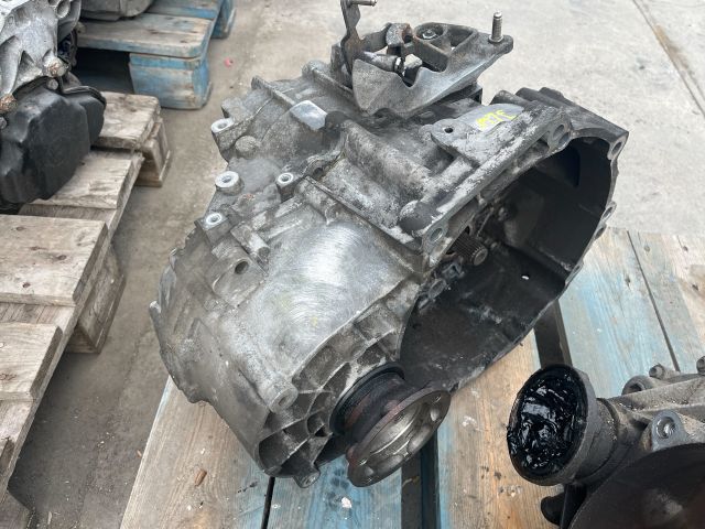 bontott VW PASSAT B6 Váltó (Mechanikus)